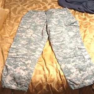 Mens army combat camo pants size large